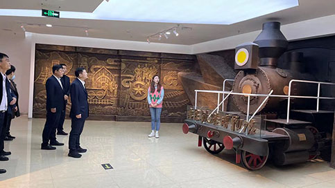省委组织部领导参观吉林铁路博物馆