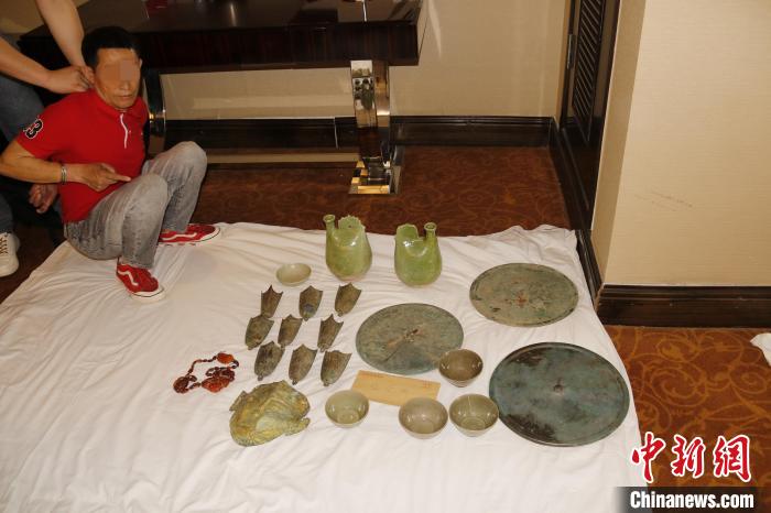 查获辽金时期文物17件内蒙古警方破获倒卖文物案